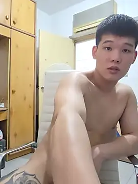 Snapshot of apexboy23 chatting on June 24, 2:16 pm apexboy23 online show from June 24, 2:16 pm