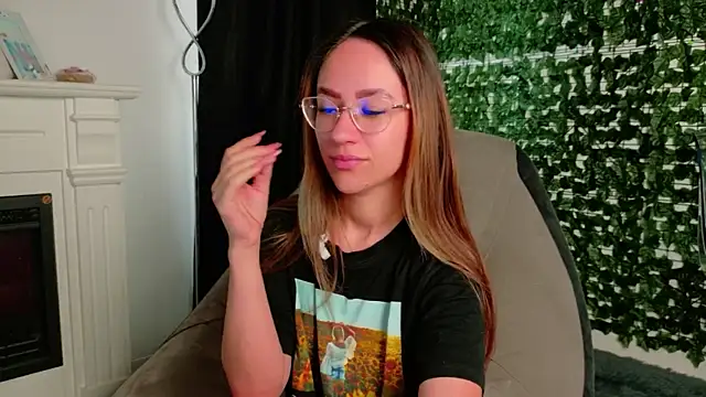 Snapshot of Nicole_Bliss chatting on July 7, 5:21 am Nicole Bliss online show from July 7, 5:21 am