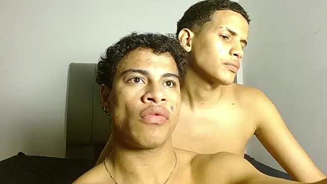Snapshot of Jose_And_Daniel chatting on June 25, 5:12 am Jose And Daniel online show from June 25, 5:12 am