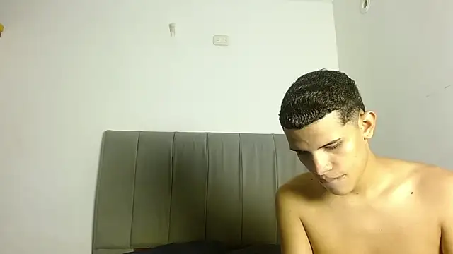 Snapshot of Jose_And_Daniel chatting on June 26, 4:28 am Jose And Daniel online show from June 26, 4:28 am