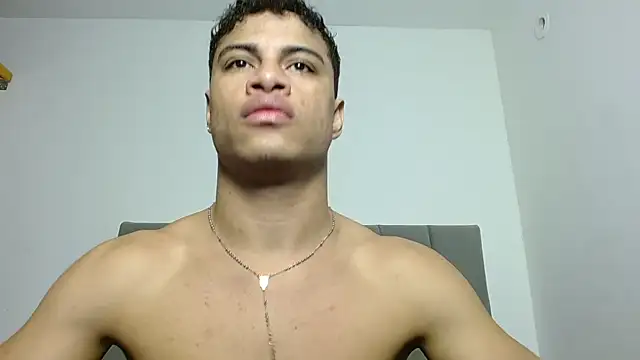 Snapshot of Jose_And_Daniel chatting on July 31, 1:27 am Jose And Daniel online show from July 31, 1:27 am