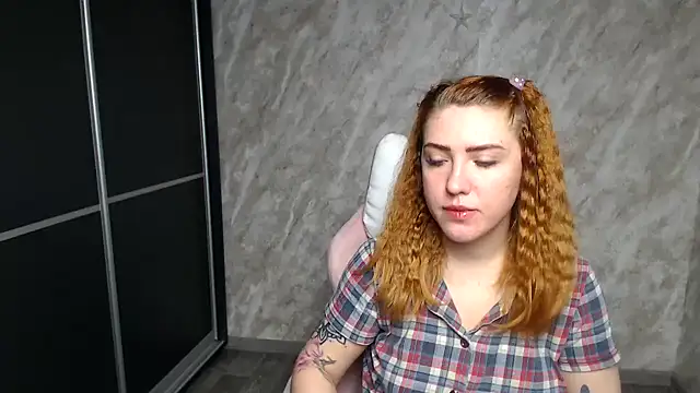 Reginasmilee online show from January 12, 2:17 am