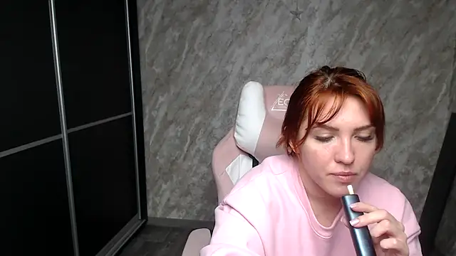 Reginasmilee online show from February 5, 2:11 pm