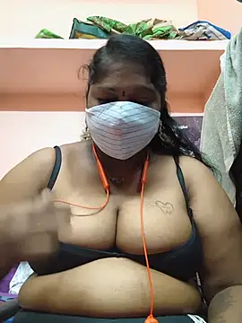 Snapshot of yalini1431 chatting on July 2, 7:31 pm yalini1431 online show from July 2, 7:31 pm