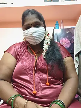 Snapshot of yalini1431 chatting on August 4, 7:49 pm yalini1431 online show from August 4, 7:49 pm