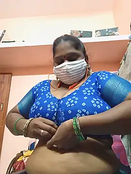 Snapshot of yalini1431 chatting on August 5, 8:22 pm yalini1431 online show from August 5, 8:22 pm