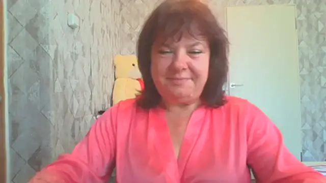 Snapshot of HannahAna39 chatting on August 7, 6:37 am HannahAna39 online show from August 7, 6:37 am