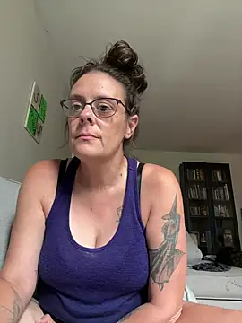 Snapshot of MatildaJane5 chatting on July 10, 3:25 pm MatildaJane5 online show from July 10, 3:25 pm