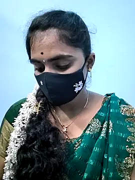 Snapshot of Megavarthinii chatting on August 6, 4:09 pm Megavarthinii online show from August 6, 4:09 pm