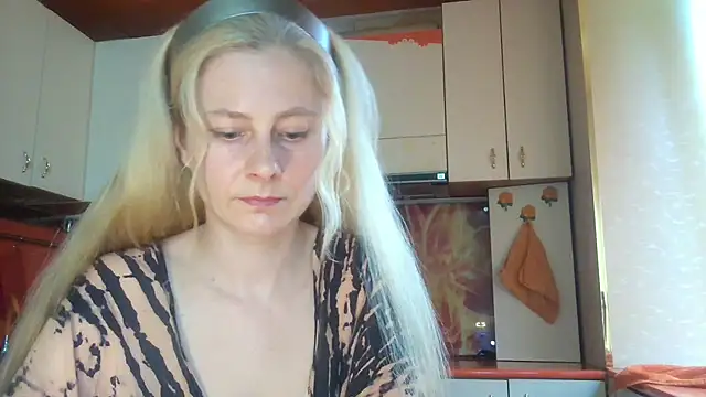 Snapshot of Vexieeka chatting on July 10, 1:03 pm Vexieeka online show from July 10, 1:03 pm