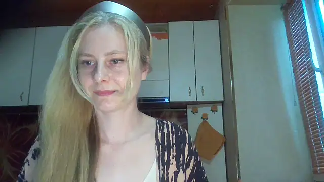 Snapshot of Vexieeka chatting on July 11, 7:38 pm Vexieeka online show from July 11, 7:38 pm