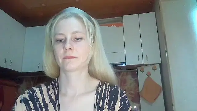 Snapshot of Vexieeka chatting on July 13, 7:05 pm Vexieeka online show from July 13, 7:05 pm