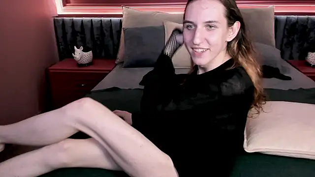 Snapshot of ChrisyBevy chatting on July 5, 4:19 am ChrisyBevy online show from July 5, 4:19 am