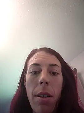 Snapshot of Elliehopp chatting on July 10, 6:43 pm Elliehopp online show from July 10, 6:43 pm