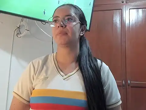 melodyi   online show from July 3, 10:49 pm