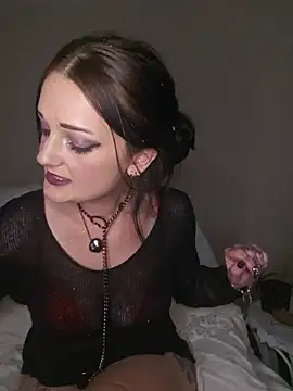 Snapshot of bloom-violetmoon chatting on July 13, 11:46 am bloom-violetmoon online show from July 13, 11:46 am