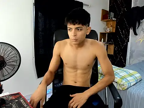 Snapshot of slim_dirtyxx1 chatting on July 9, 8:24 pm slim dirtyxx1 online show from July 9, 8:24 pm