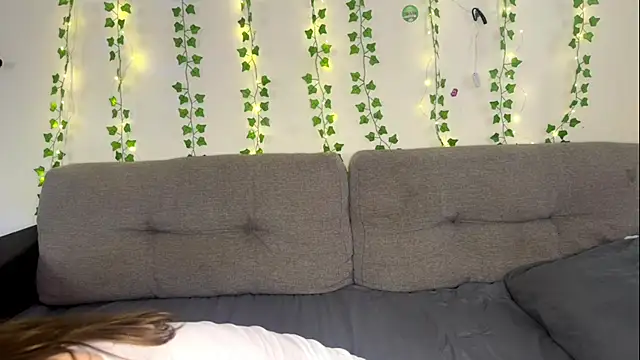 UrSexxLenaxx online show from July 25, 2:47 pm
