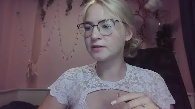 Snapshot of Sinful_corner chatting on July 5, 7:54 pm Sinful corner online show from July 5, 7:54 pm