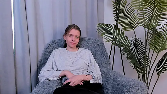 Snapshot of JeneeIckert chatting on July 3, 12:00 pm JeneeIckert online show from July 3, 12:00 pm