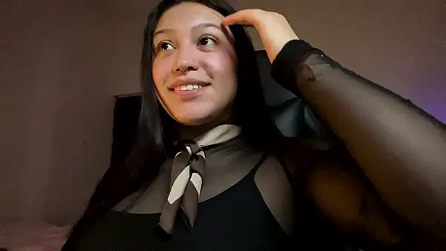 Snapshot of Lilyhotson chatting on July 21, 10:45 pm Lilyhotson online show from July 21, 10:45 pm