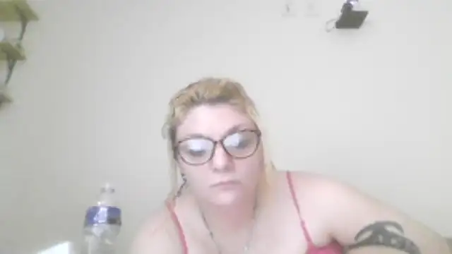 Snapshot of liltrinketgirl chatting on July 19, 8:56 pm liltrinketgirl online show from July 19, 8:56 pm