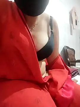 Snapshot of YourSchika chatting on July 6, 1:57 am YourSchika online show from July 6, 1:57 am
