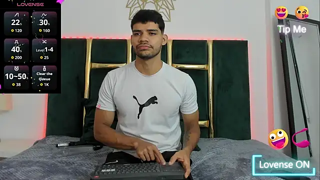 Snapshot of SergioBlakee chatting on July 8, 11:37 am SergioBlakee online show from July 8, 11:37 am