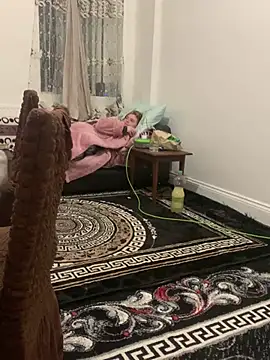 Snapshot of Louise-mia2002 chatting on July 19, 9:40 pm Louise-mia2002 online show from July 19, 9:40 pm
