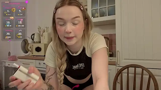 Snapshot of -mimimia- chatting on July 18, 9:35 am -mimimia- online show from July 18, 9:35 am