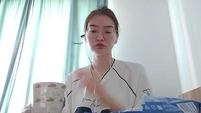 Snapshot of BeatrizGeving chatting on July 5, 7:26 am BeatrizGeving online show from July 5, 7:26 am