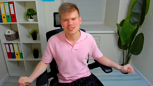 Snapshot of Walter_Fry chatting on July 7, 3:27 pm Walter Fry online show from July 7, 3:27 pm