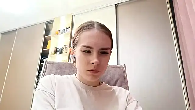 Snapshot of BrawAlly chatting on July 5, 12:45 pm BrawAlly online show from July 5, 12:45 pm