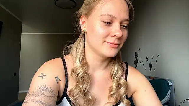 Snapshot of Stefany_Bloserful chatting on July 6, 2:14 pm Stefany Bloserful online show from July 6, 2:14 pm