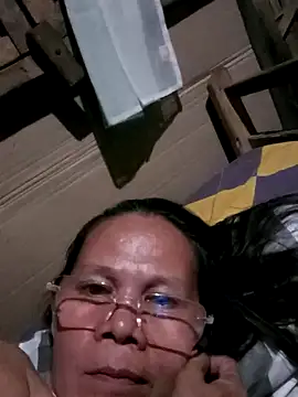 Snapshot of hotmommy47 chatting on July 14, 2:45 pm hotmommy47 online show from July 14, 2:45 pm