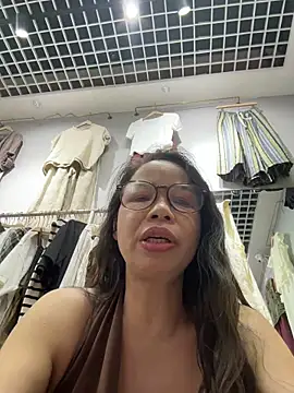 Snapshot of mimi_wife chatting on July 10, 7:01 am mimi wife online show from July 10, 7:01 am