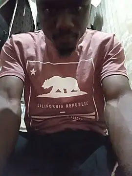 Snapshot of Sexboi254 chatting on July 9, 3:21 am Sexboi254 online show from July 9, 3:21 am