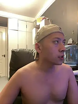 yichen008 online show from July 8, 7:51 pm