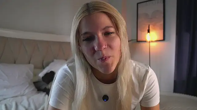 Snapshot of CammyYoula chatting on July 13, 1:30 am CammyYoula online show from July 13, 1:30 am