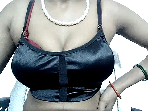 Snapshot of Hotradhika007 chatting on July 15, 5:29 pm Hotradhika007 online show from July 15, 5:29 pm