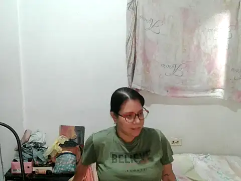 Snapshot of Rosu_86 chatting on July 9, 2:10 pm Rosu 86 online show from July 9, 2:10 pm