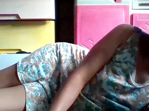 Snapshot of pinay4u69 chatting on July 22, 5:54 am pinay4u69 online show from July 22, 5:54 am