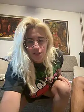 Snapshot of PlayWithUsXO chatting on July 18, 8:12 pm PlayWithUsXO online show from July 18, 8:12 pm