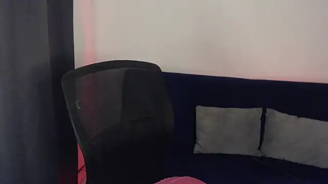 lispetite online show from March 14, 5:16 am