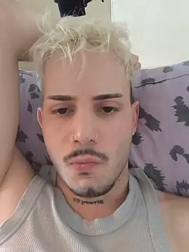 Snapshot of austindamon chatting on July 18, 2:21 pm austindamon online show from July 18, 2:21 pm