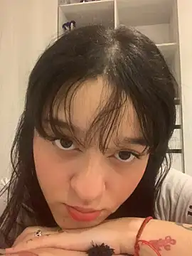 Snapshot of ruemi_rose chatting on July 15, 3:23 am ruemi rose online show from July 15, 3:23 am