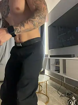 Snapshot of maxdei chatting on July 10, 3:22 am maxdei online show from July 10, 3:22 am