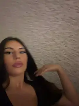 Snapshot of ItsMina_ chatting on July 10, 10:23 pm ItsMina online show from July 10, 10:23 pm