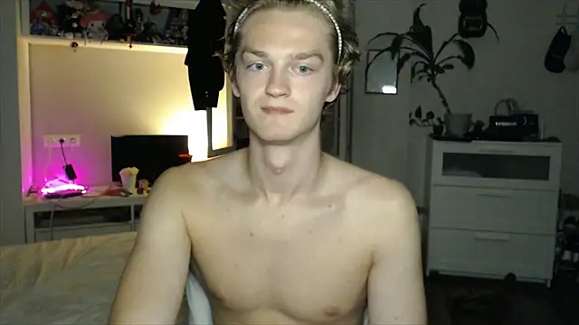 Snapshot of Daniel_yamm chatting on July 17, 5:07 pm Daniel yamm online show from July 17, 5:07 pm