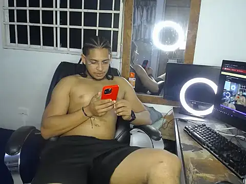 Snapshot of juanrouse chatting on July 13, 4:26 am juanrouse online show from July 13, 4:26 am